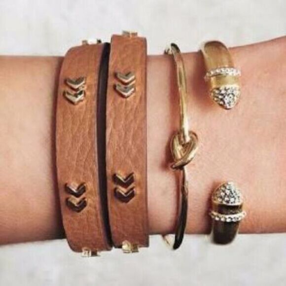 stella & dot ~ simple knot cuff gold ~ one bracelet only - Picture 4 of 6